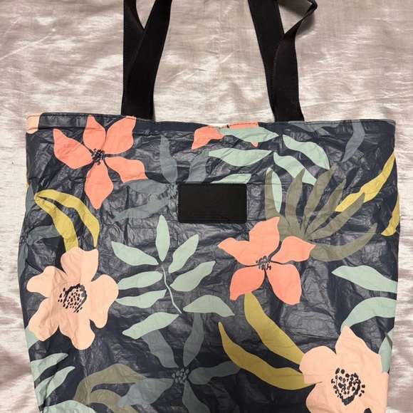 Aloha Collection Day Tripper Bag - Picture 2 of 2